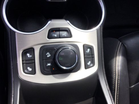 Used 2018 GMC Terrain Denali w/ Advanced Safety Package image 24