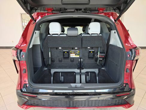 Used 2023 Toyota Sienna XSE AWD/4WD image 14