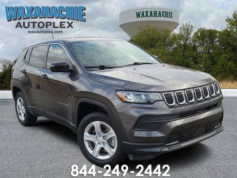 Used 2023 Jeep Compass Sport image 1