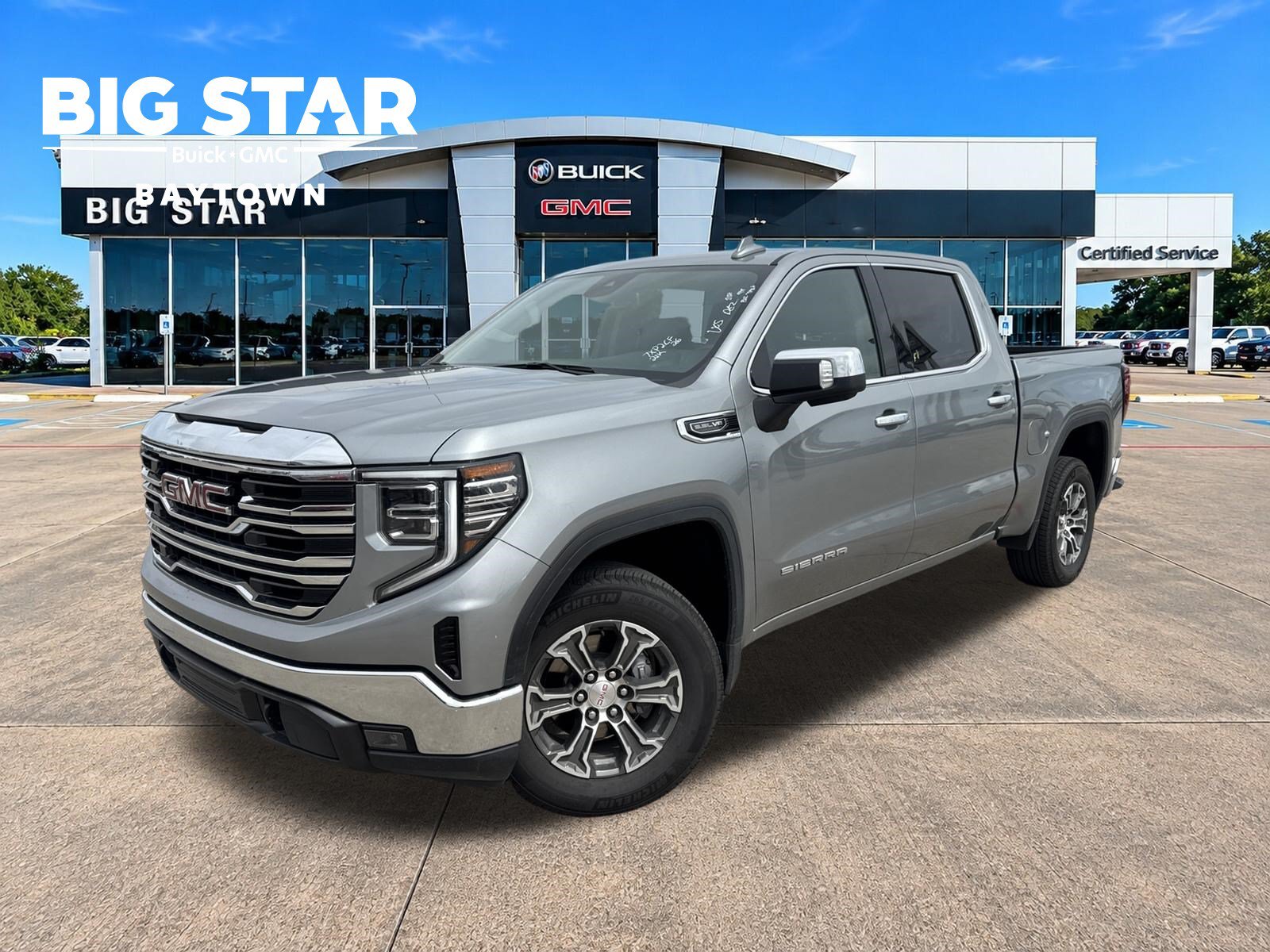 Used 2026 GMC Sierra 1500 SLT RWD image 1