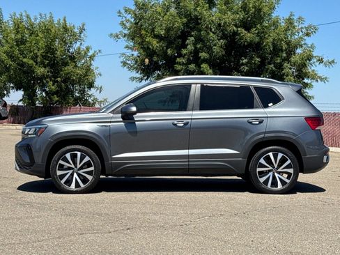 Used 2023 Volkswagen Taos SE FWD image 7