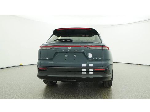 New 2025 Toyota Crown Signia image 23