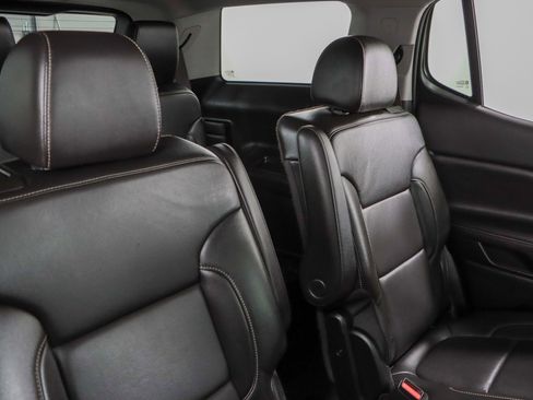 Used 2023 GMC Acadia SLT image 29