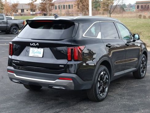 Certified 2024 Kia Sorento S image 6