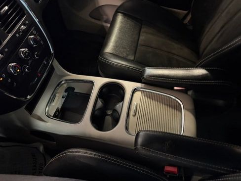 Certified 2020 Dodge Grand Caravan SXT FWD image 51