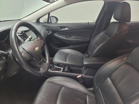 Used 2018 Chevrolet Cruze Premier FWD image 17