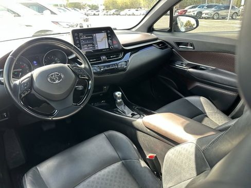 Used 2019 Toyota C-HR Limited image 18