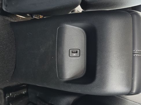 Used 2025 Nissan Sentra SV FWD image 21