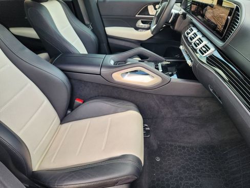 Used 2024 Mercedes-Benz GLE 350 4MATIC w/ AMG Line Interior image 14
