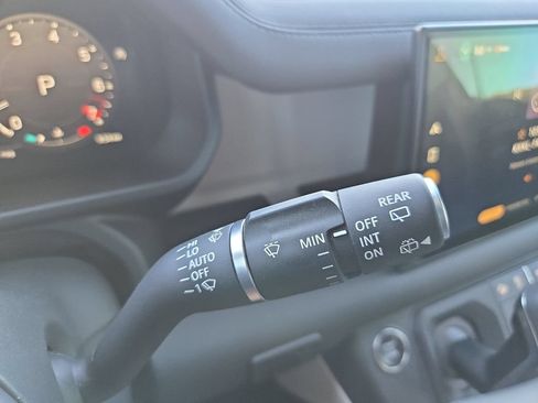 Used 2025 Land Rover Defender 110 S AWD/4WD image 25