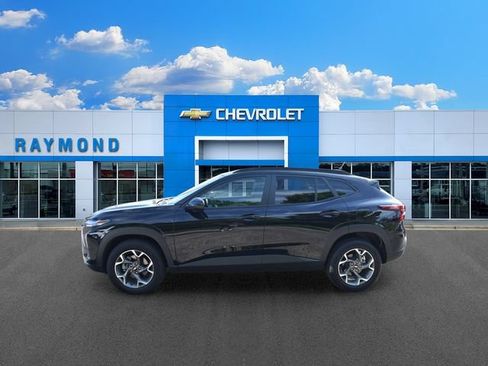 New 2026 Chevrolet Trax LT w/ LT Convenience Package FWD image 7