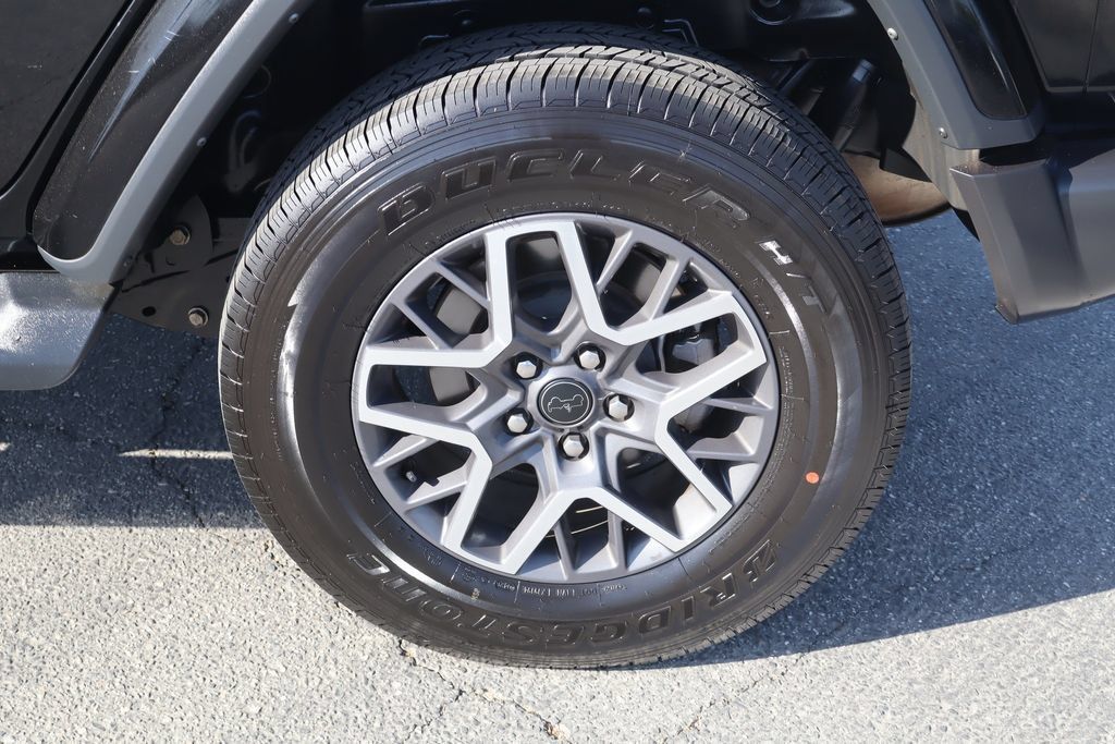 Used 2024 Jeep Wrangler Unlimited Sahara AWD/4WD image 13