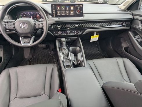 Used 2025 Honda Accord Touring image 16