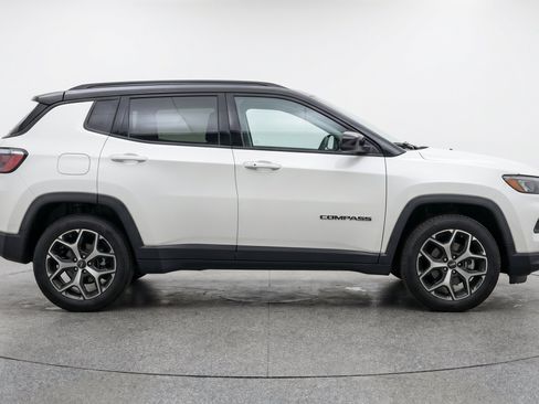 Used 2025 Jeep Compass Limited AWD/4WD image 11