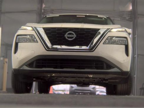 Used 2023 Nissan Rogue SL w/ SL Premium Package FWD image 3