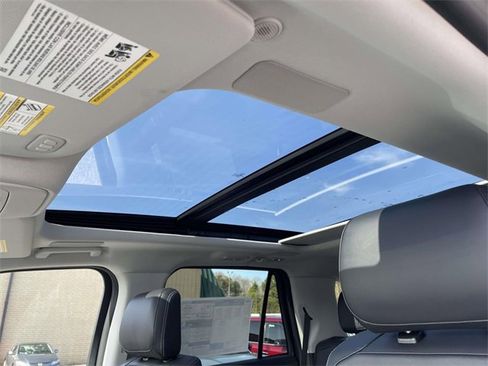 New 2025 Ford Expedition Platinum w/ Driver's Package image 20