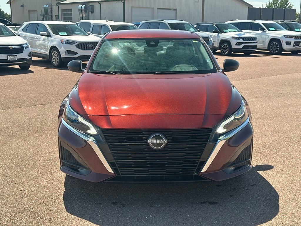 Used 2025 Nissan Altima 2.5 SV AWD/4WD image 35