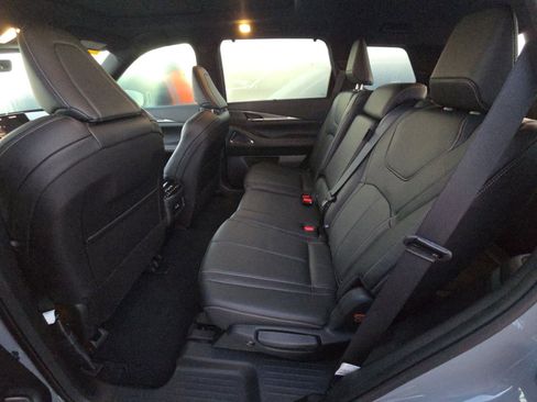 Used 2025 INFINITI QX60 Luxe w/ Black Edition image 12