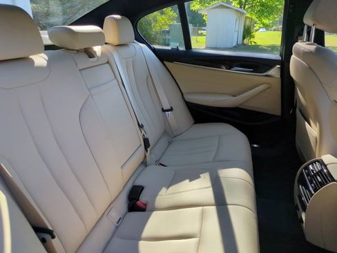 Used 2019 BMW 530i w/ Convenience Package RWD image 24