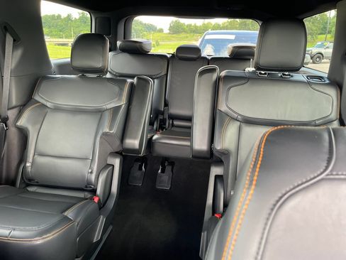 Used 2025 Ford Expedition Tremor AWD/4WD image 13