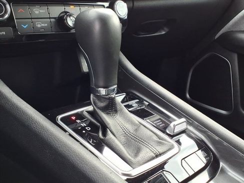 Used 2024 Jeep Compass Latitude image 14