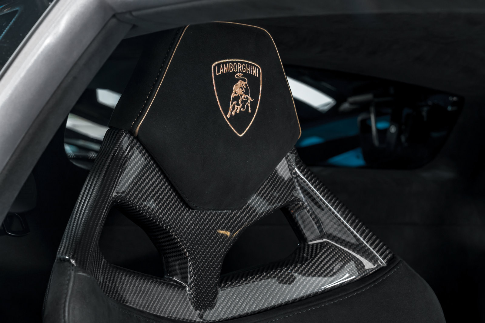 Used 2022 Lamborghini Huracan STO RWD image 37