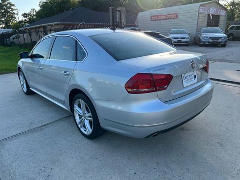 Used 2013 Volkswagen Passat TDI SE FWD image 8