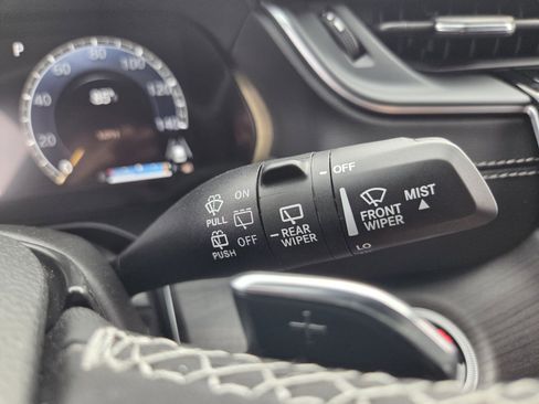 Used 2025 Jeep Grand Cherokee Limited AWD/4WD image 29