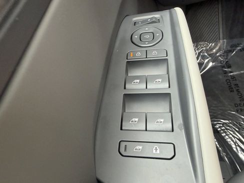 Used 2026 Kia EV9 Wind image 28