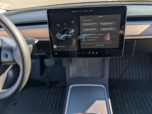 Used 2022 Tesla Model 3 Long Range image 23