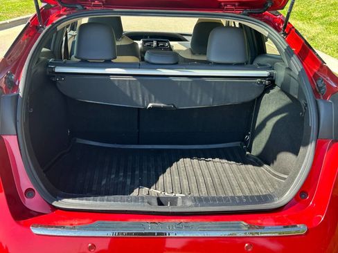 Used 2016 Toyota Prius Four Touring image 3