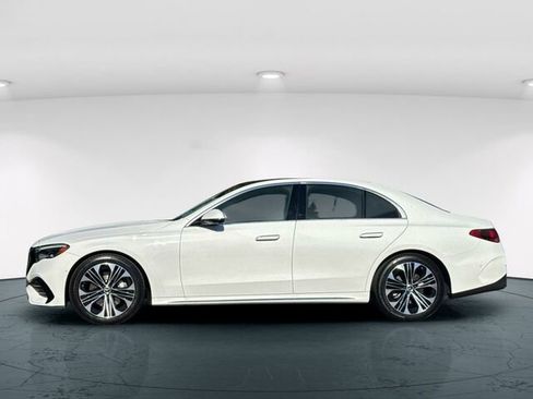 Used 2025 Mercedes-Benz E 350 Sedan image 4