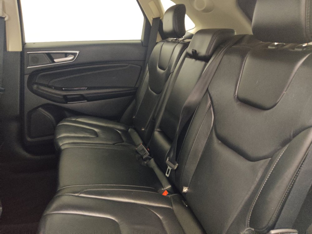 Used 2020 Ford Edge Titanium AWD/4WD image 18