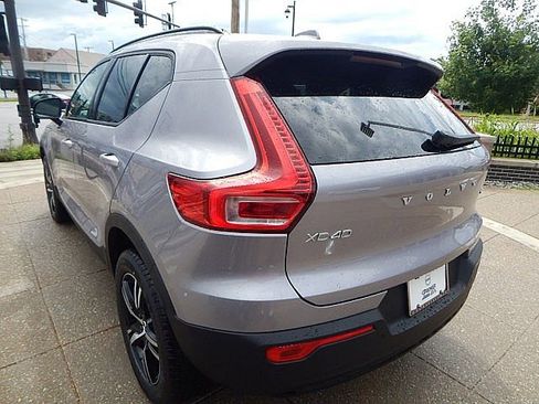 New 2026 Volvo XC40 B5 Core w/ Climate Package image 9