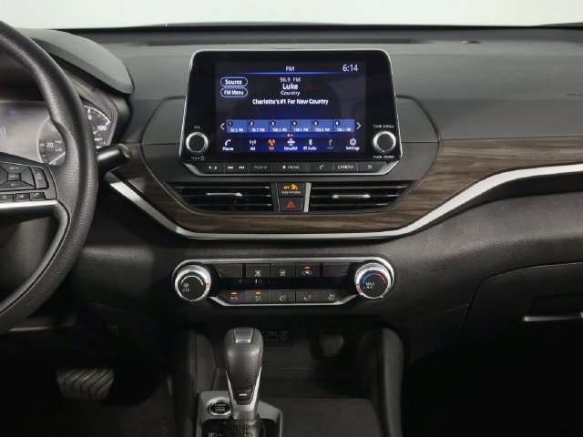 Used 2025 Nissan Altima 2.5 SV FWD image 22
