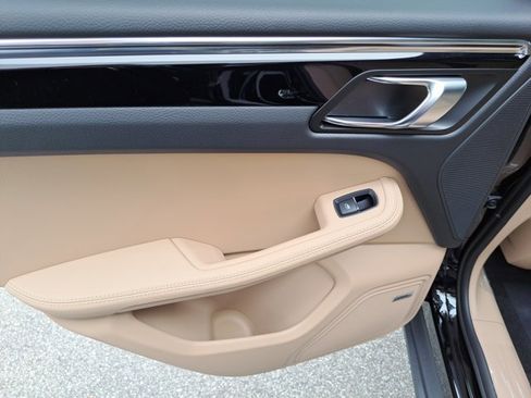 New 2026 Porsche Macan image 21