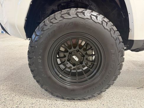 Used 2019 Toyota 4Runner TRD Off-Road AWD/4WD image 9