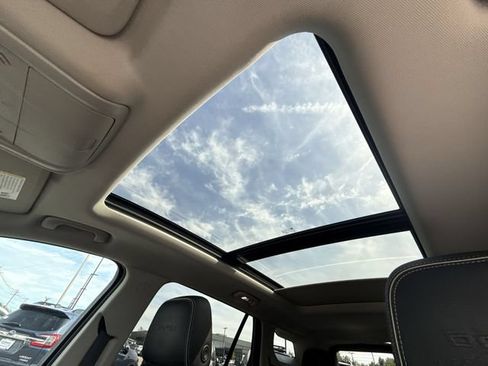 Used 2020 GMC Terrain Denali w/ Denali Premium Package AWD/4WD image 21