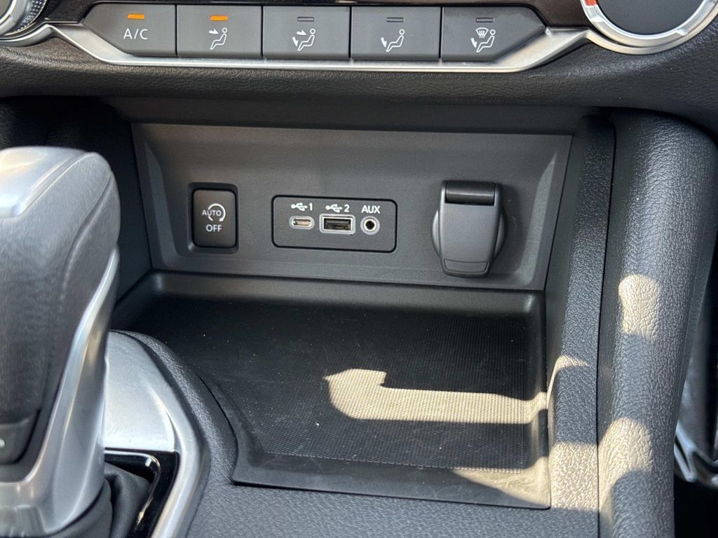 Used 2025 Nissan Sentra SV FWD image 7