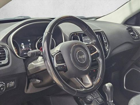 Used 2019 Jeep Compass Limited AWD/4WD image 10