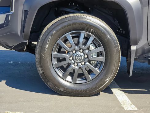 Used 2025 Toyota Tacoma TRD Off-Road AWD/4WD image 24