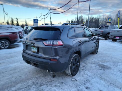 Used 2019 Jeep Cherokee Latitude Plus image 8