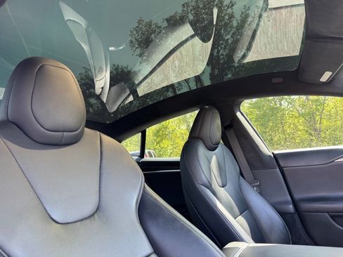 Used 2021 Tesla Model S Plaid image 21