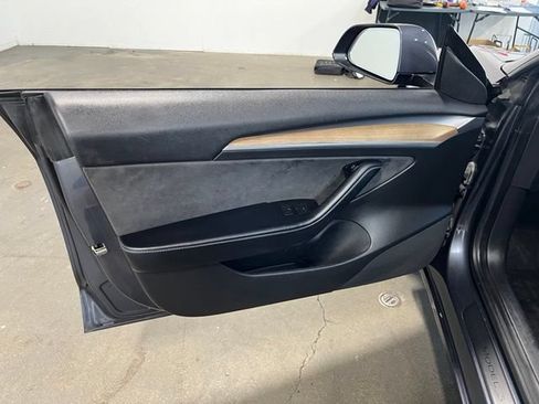 Used 2022 Tesla Model 3 Long Range AWD/4WD image 24