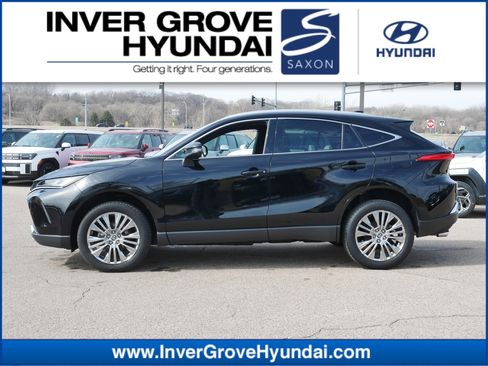 Used 2023 Toyota Venza XLE AWD/4WD image 1