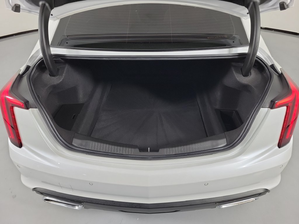 Used 2023 Cadillac CT5 Luxury w/ Sun And Sound Package RWD image 9