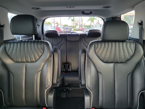 Used 2024 Hyundai Palisade Limited FWD image 21
