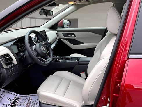 Used 2023 Nissan Rogue SV w/ SV Premium B Package FWD image 21