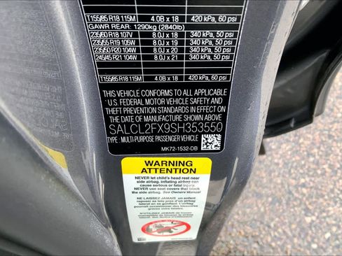 Used 2025 Land Rover Discovery Sport Dynamic SE image 31