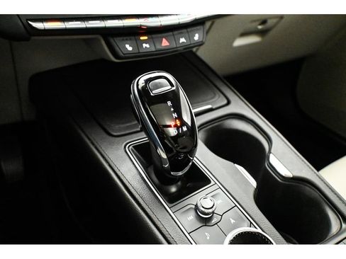 Used 2023 Cadillac XT4 Luxury w/ Cold Weather Package FWD image 40